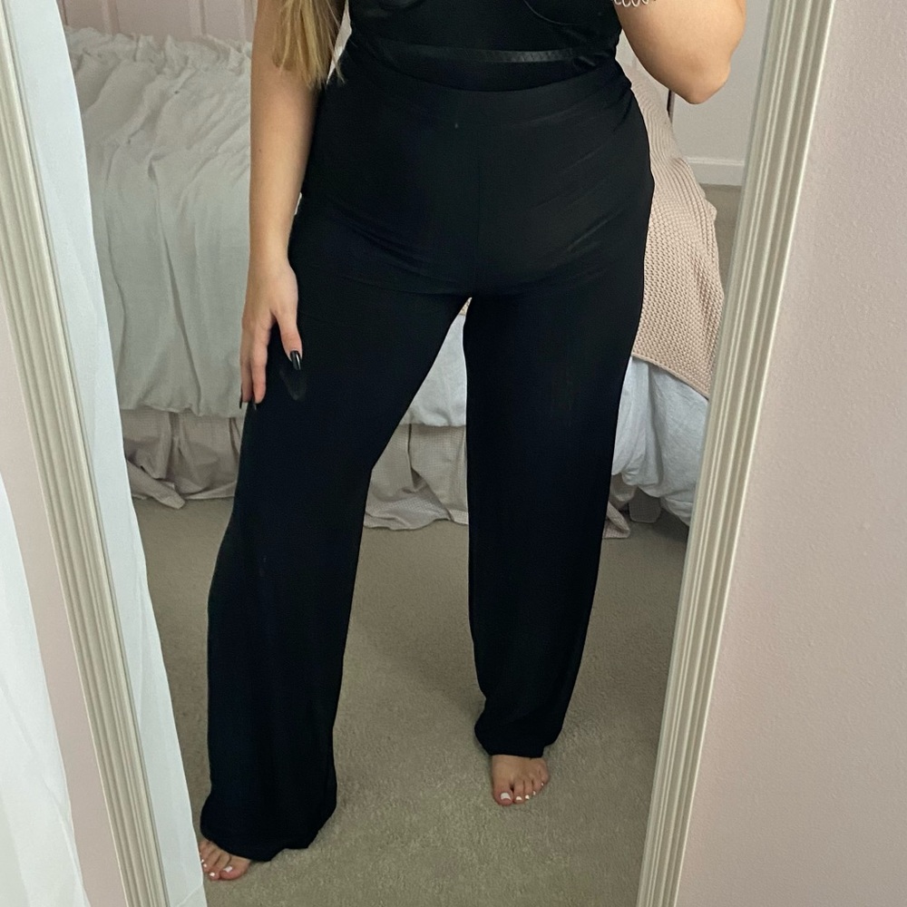 Wide leg pants